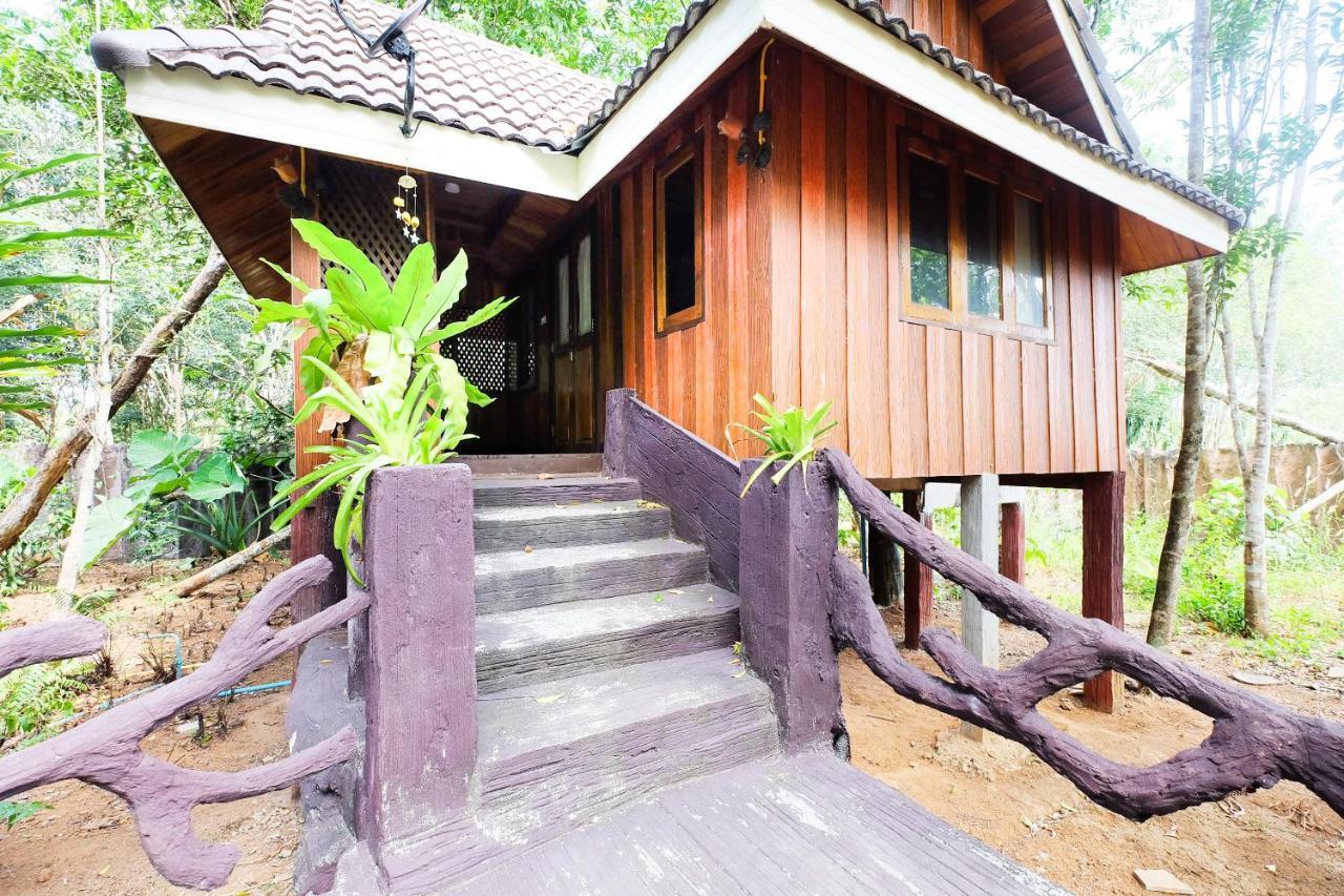 OYO 604 Ruen Mai Horm Resort Trang Exterior foto